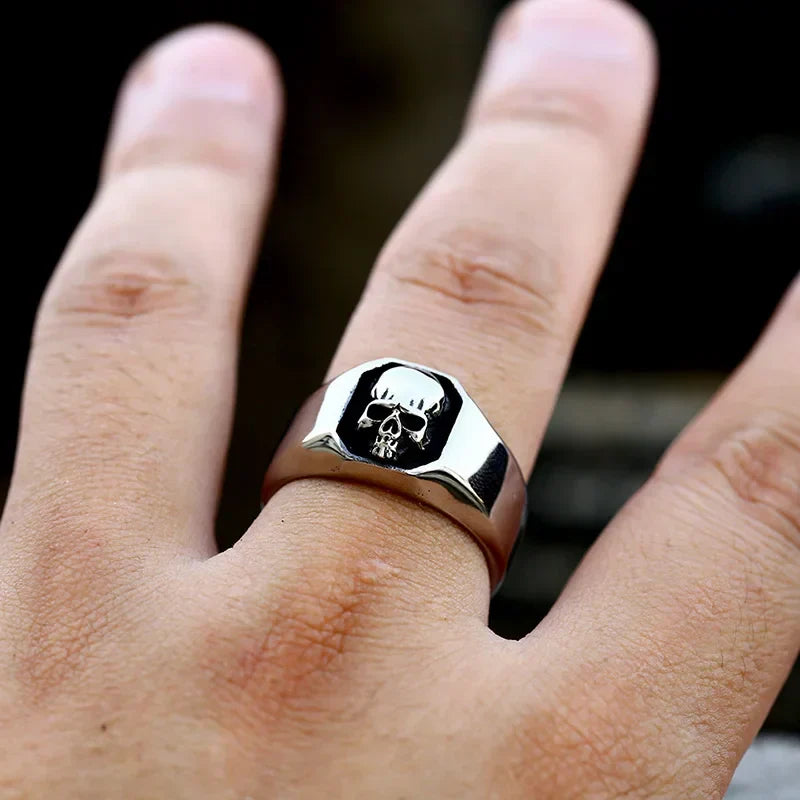 Gothic Skull Ring – Emblem Biker Punk Rock Gold Silver Statement