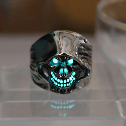 Gothic Skull Ring – Glowing Skeleton Warrior Punk Glow Dark Statement
