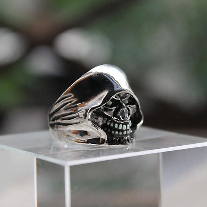 Gothic Skull Ring – Glowing Skeleton Warrior Punk Glow Dark Statement