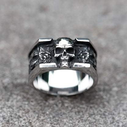 Gothic Skull Ring – Roses Punk Vintage Dark Statement for Alternative Styling, Collecting