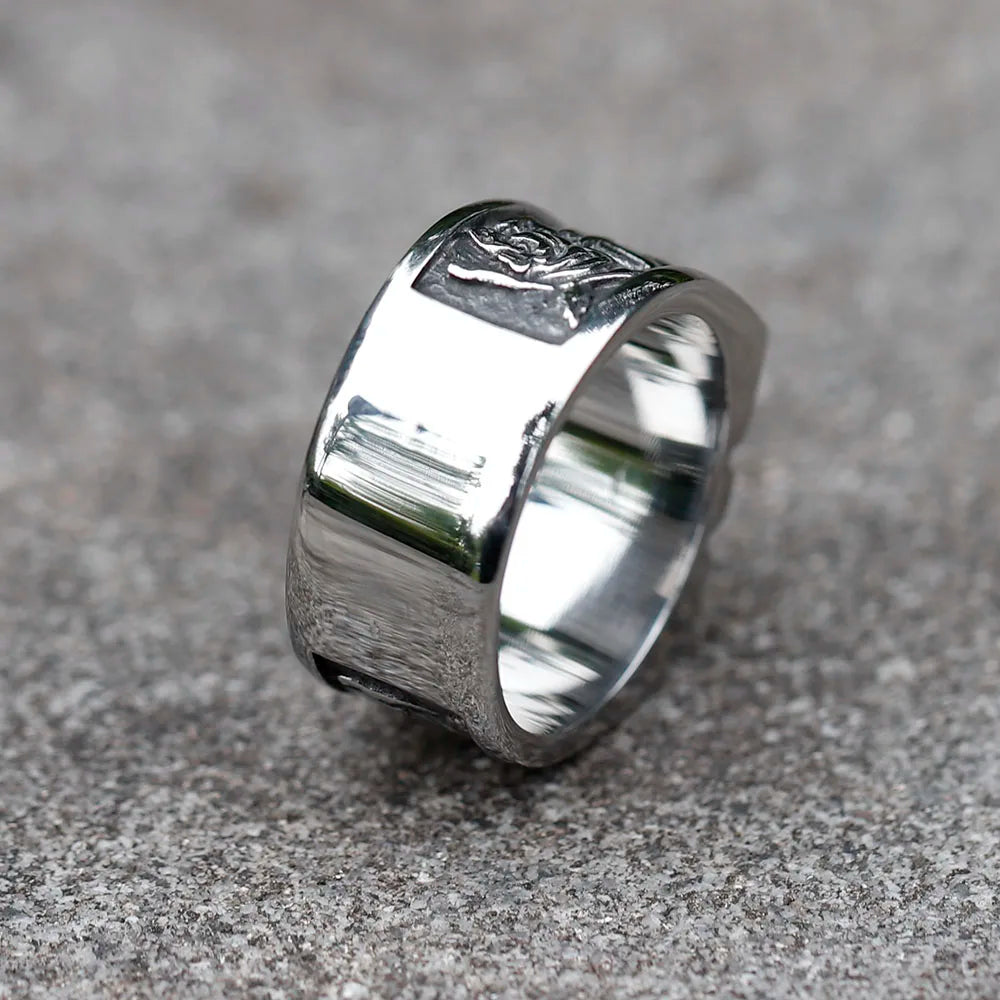 Gothic Skull Ring – Roses Punk Vintage Dark Statement for Alternative Styling, Collecting