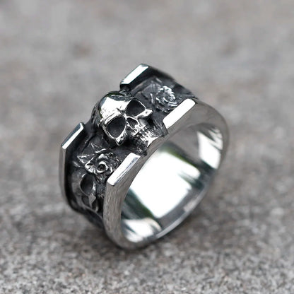 Gothic Skull Ring – Roses Punk Vintage Dark Statement for Alternative Styling, Collecting