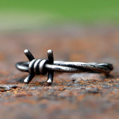 Gothic Statement Ring – Barbed Wire Spike Punk Biker Vintage Dark