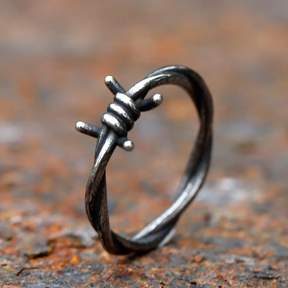Gothic Statement Ring – Barbed Wire Spike Punk Biker Vintage Dark