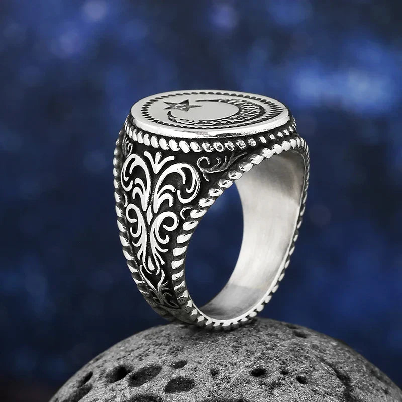 Gothic Statement Ring – Moon with Nightfall Eclipse Star Punk Celestial