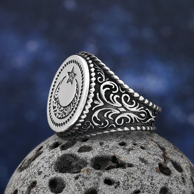 Gothic Statement Ring – Moon with Nightfall Eclipse Star Punk Celestial