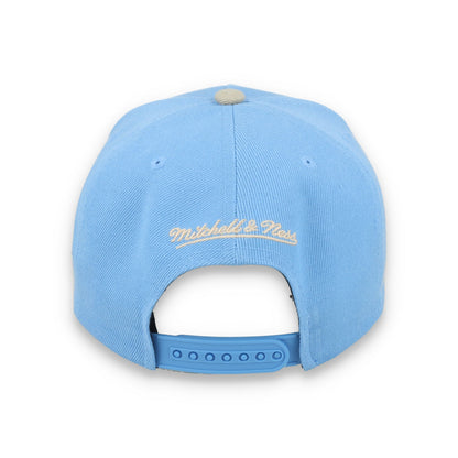 Mitchell & Ness Chicago White Sox 2005 Pro Pitch Snapback Hat-Light Blue/Beige