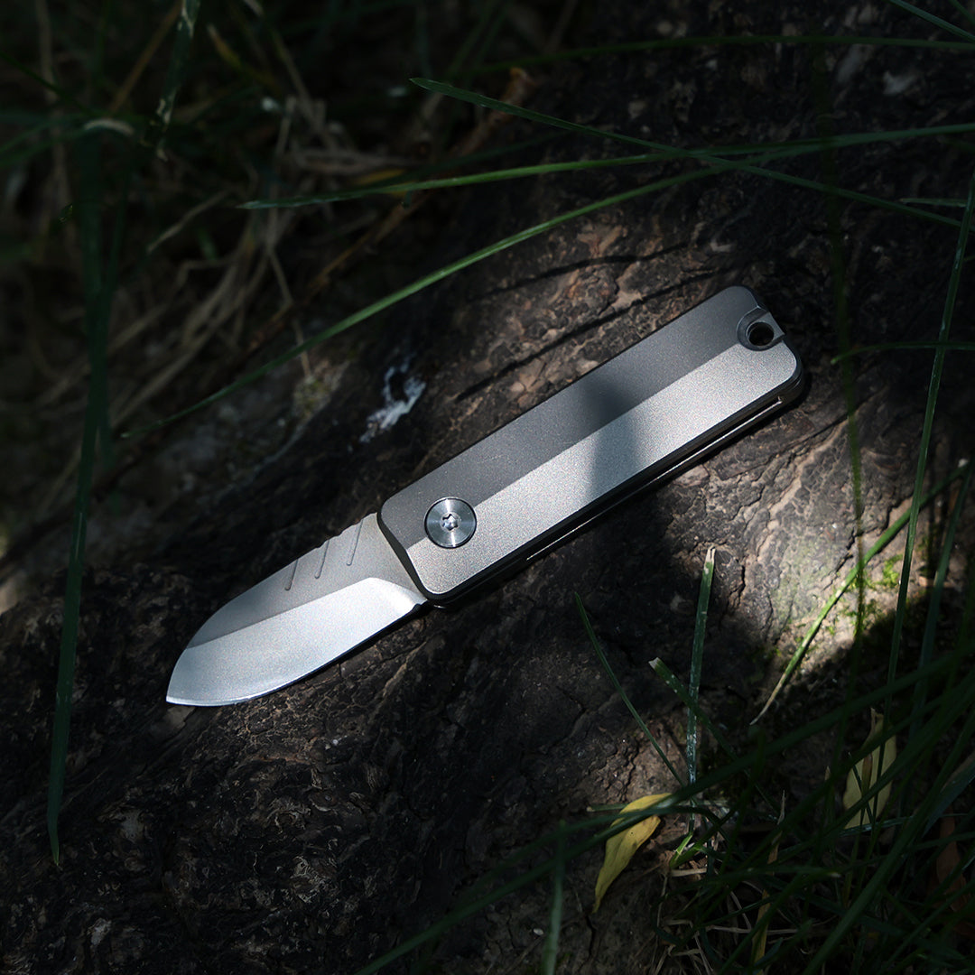 Magnetic Fidget Toy – TiSpin Blade Titanium Utility Knife with D2 Steel EDC Multi-Tool