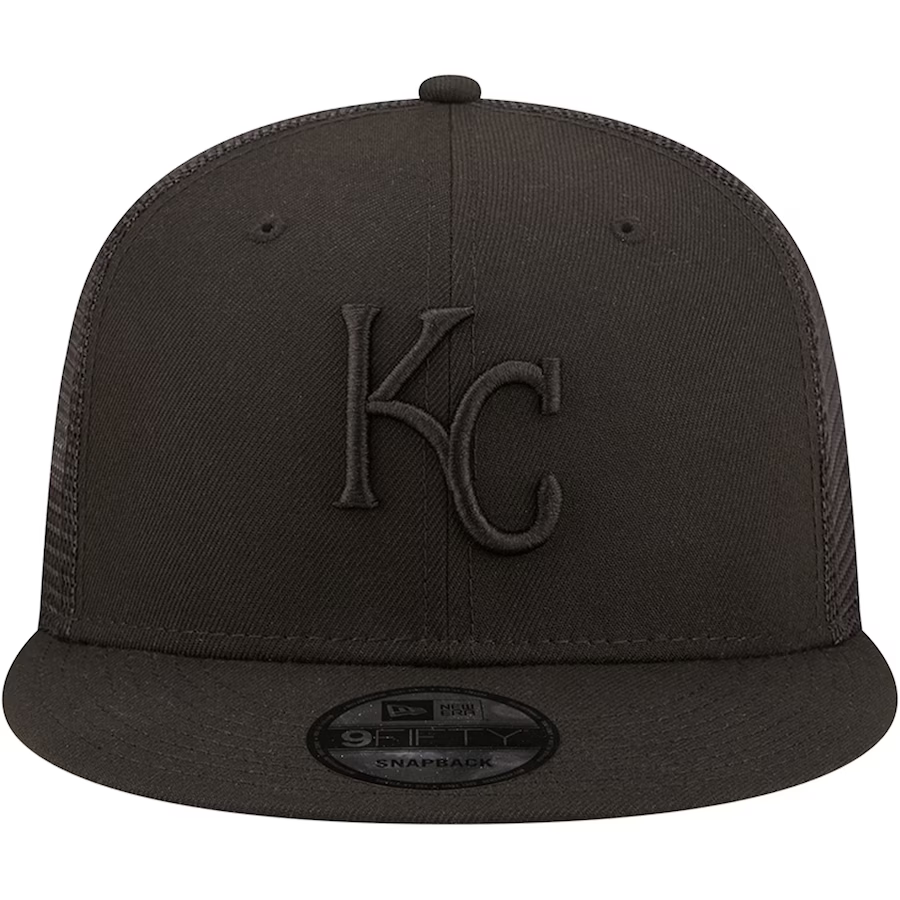 New Era Kansas City Royals Blackout 9FIFTY Trucker Snapback