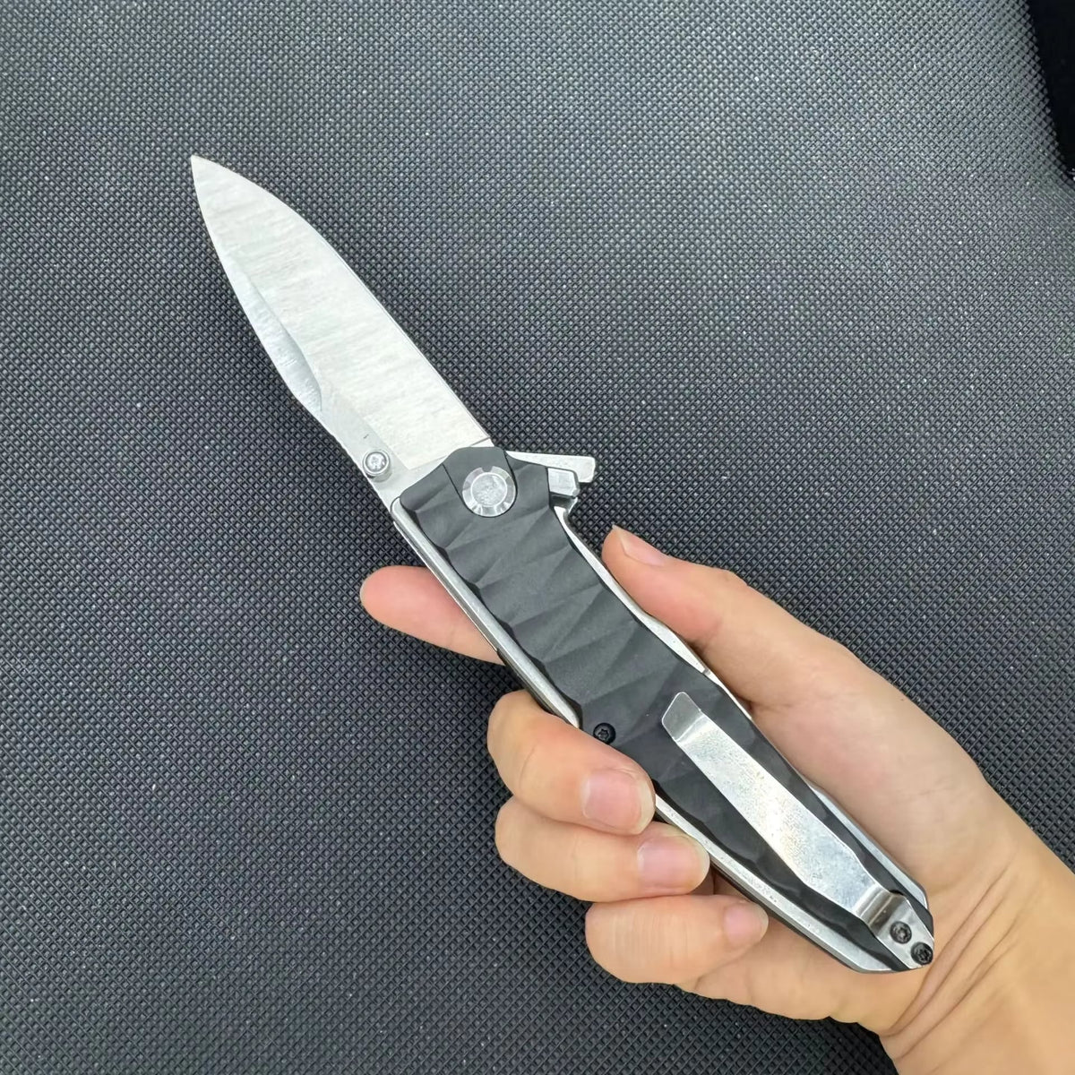 Stainless Steel Folding Knife – Ergonomic Handle Compact EDC Outdoor Camping Utility