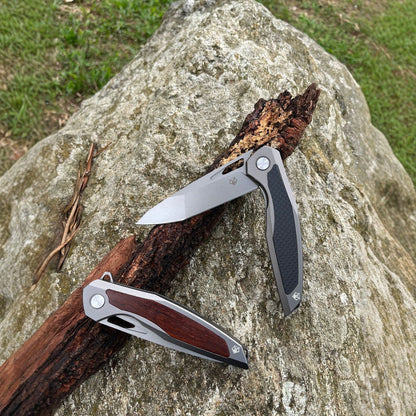Steel Folding Knife – Razor-Edge Bear Claw D2 with Carbon Fiber & Rosewood Options
