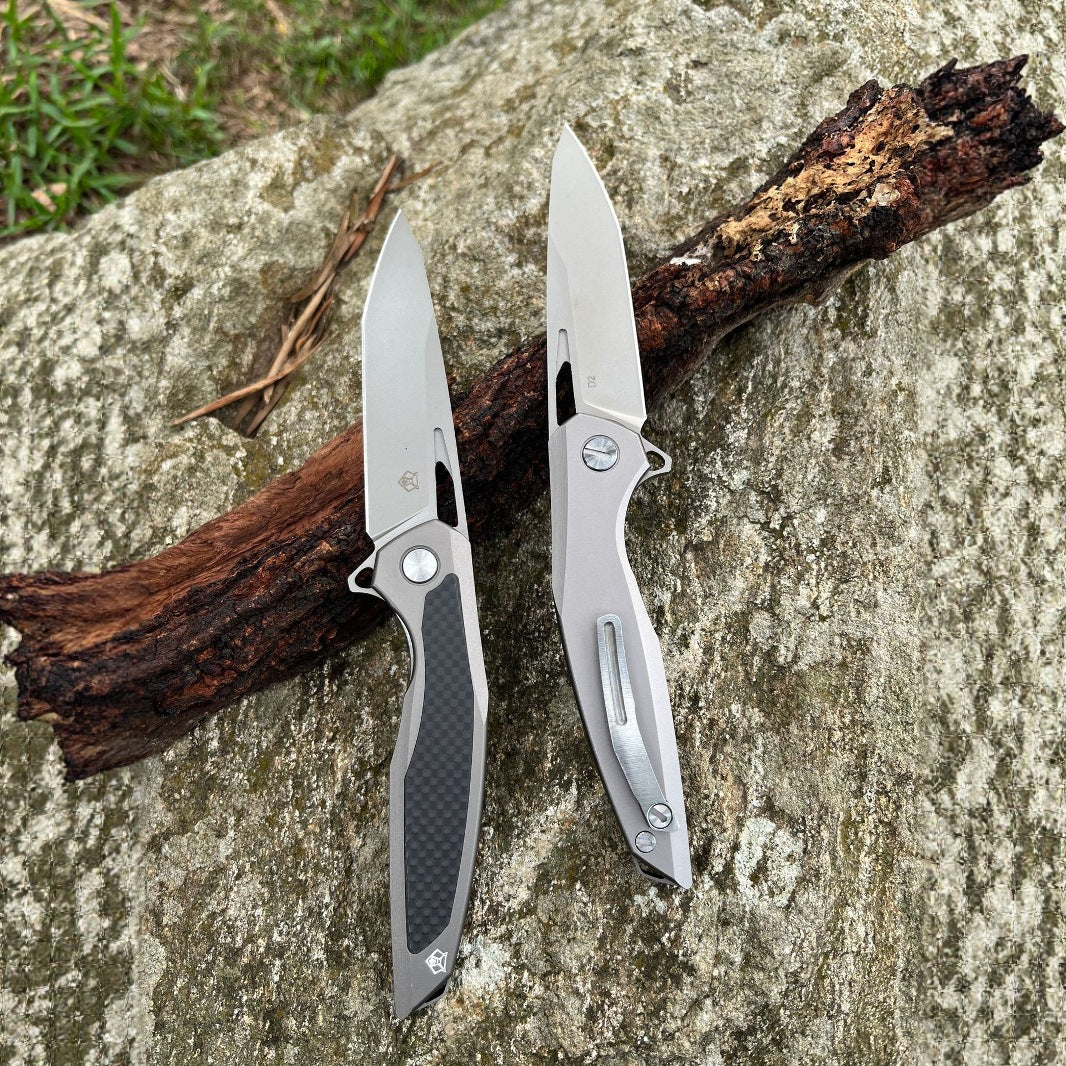 Steel Folding Knife – Razor-Edge Bear Claw D2 with Carbon Fiber & Rosewood Options