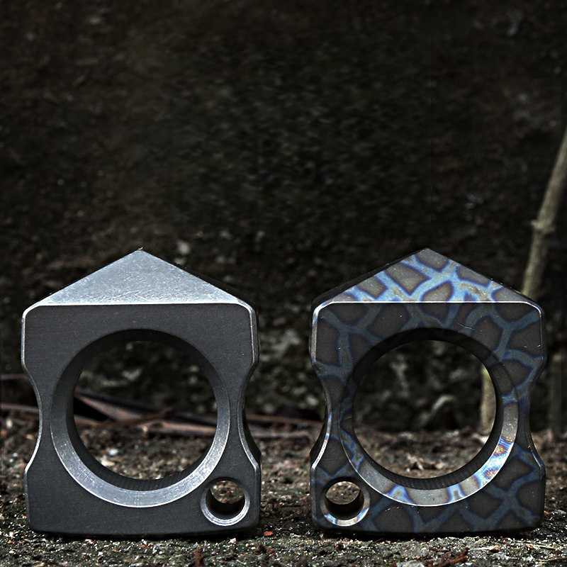 Titanium Two-Finger Ring – Window Breaker EDC Emergency Tool Collectible 15g