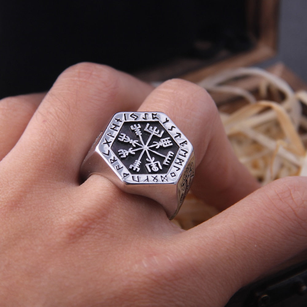 Vegvisir Compass Ring – Viking with Hexagon Norse Rune Geometric Gothic Band